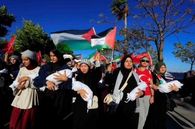 Binlerce Antalyalı Gazze için yürüdü
