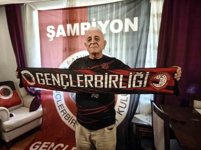Bir asırlık kul&uuml;b&uuml;n yarım asırlık taraftarı

