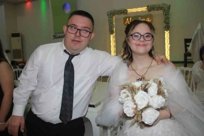 Bir hayal 7 mutluluğa dönüştü: Down sendromlu genç kızlara temsili düğün
