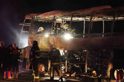 Bir mezarda iki acı: Baba ve 9 aylık oğlu aynı mezarda yan yana toprağa verildi
