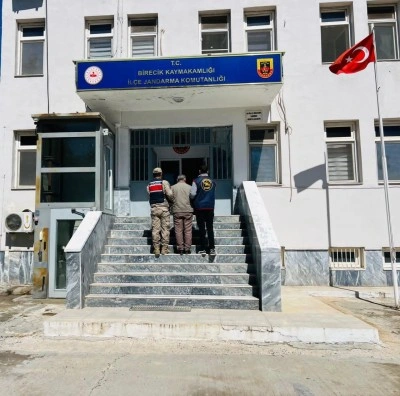 Birecik&rsquo;te aranan 2 şahıs yakalandı