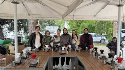 Biri filtre kahve yaptı, diğeri T&uuml;rk kahvesi: Kuşaklar arası k&ouml;pr&uuml;
