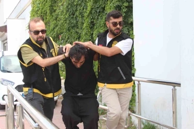 Birlikte yaşadığı kadını &ccedil;eki&ccedil;le darbedip boğazından bı&ccedil;aklamıştı: "S&uuml;rekli dışarı &ccedil;ıkıp başkalarıyla g&ouml;r&uuml;ş&uuml;yordu"
