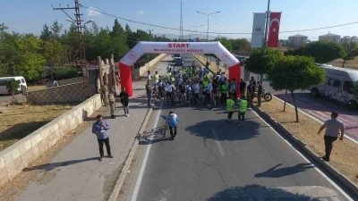 Bisiklet tutkunları Malazgirt’ten Ahlat’a tarihi rota için yollara düştü
