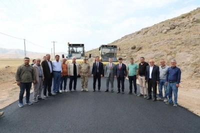 Bitlis İl Özel İdaresinin köy yolları çalışmaları
