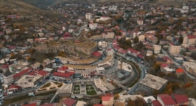 Bitlis’in tarihi çarşısı sonbaharın eşsiz renkleriyle görüntülendi
