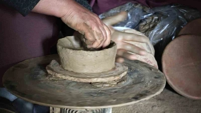 Bitlis&rsquo;te asırlık &ccedil;&ouml;mlek&ccedil;ilik geleneğini kadınlar yaşatıyor
