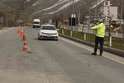 Bitlis&rsquo;te bayram &ouml;ncesi sıkı trafik denetimi
