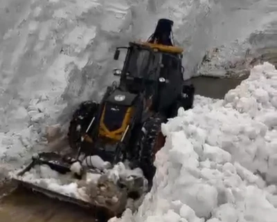 Bitlis&rsquo;te &ccedil;ığ ve heyelan meydana geldi
