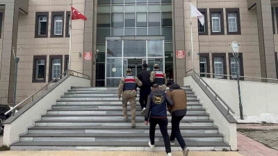 Bitlis&rsquo;te g&ouml;&ccedil;men ka&ccedil;ak&ccedil;ılığı operasyonu

