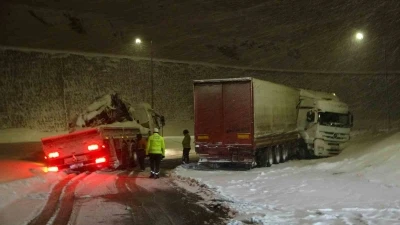 Bitlis&rsquo;te kar yağışı kazaları da beraberinde getirdi
