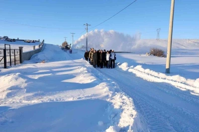 Bitlis&rsquo;te karla m&uuml;cadele &ccedil;alışmaları aralıksız devam ediyor
