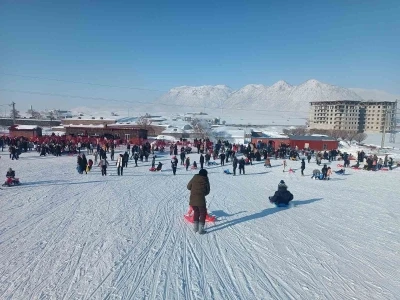 Bitlis&rsquo;te kayak merkezine yoğun ilgi
