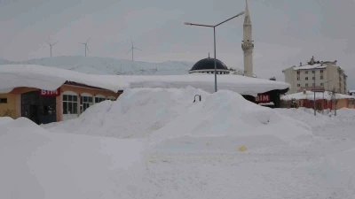 Bitlis&rsquo;te kış şartları ağırlaşıyor, 124 k&ouml;y yolu kapandı
