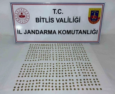 Bitlis’te Roma dönemine ait 500 adet sikke ele geçirildi
