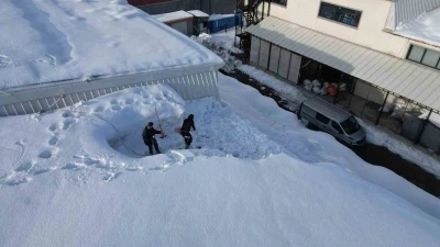 Bitlis&rsquo;te tekstilciler kar y&uuml;z&uuml;nden g&uuml;neş panellerini kullanamıyor
