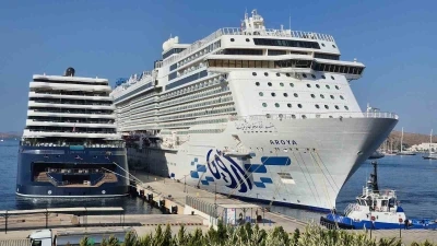 Bodrum’a 2 gemi birden geldi
