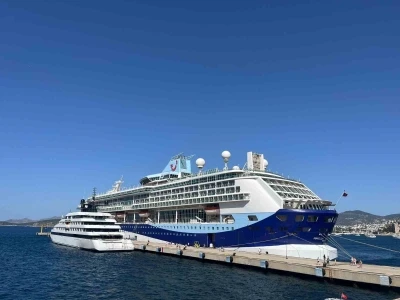 Bodrum&rsquo;a 2 gemi birden geldi
