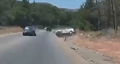 Bodrum&rsquo;da 2 kişinin yaralandığı kaza anı kamerada
