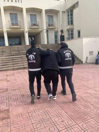 Bodrum&rsquo;da 24 yıl kesinleşmiş cezası olan firari kıskıvrak yakalandı
