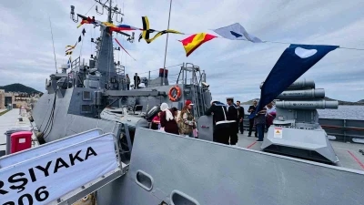 Bodrum&rsquo;da askeri gemi kapısını &ccedil;ocuklara a&ccedil;tı
