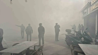 Bodrum&rsquo;da giyim mağazasının deposunda yangın paniği
