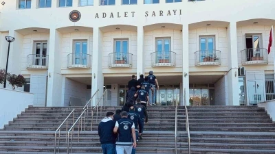 Bodrum&rsquo;da g&ouml;&ccedil;men ka&ccedil;ak&ccedil;ılığı olayında 4 tutuklama
