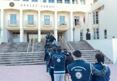 Bodrum&rsquo;da g&ouml;&ccedil;men ka&ccedil;ak&ccedil;ılığına 9 tutuklama
