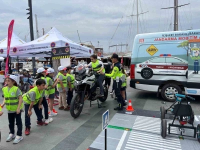 Bodrum&rsquo;da &ouml;ğrenci ve vatandaşlara trafik eğitimi verildi
