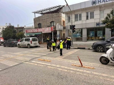Bodrum&rsquo;da &ouml;ğrencilere uygulamalı trafik eğitimi
