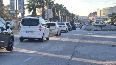 Bodrum&rsquo;da yeni yıl trafiği: "Uzun ara&ccedil; kuyrukları oluştu"
