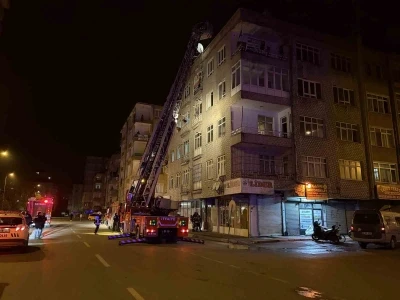 Bodrum katta &ccedil;ıkan yangın paniğe neden oldu
