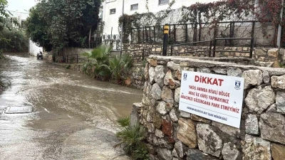 Bodrum’u sağanak yağış vurdu
