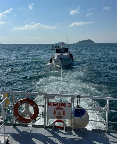 Boğaz’da tekne makine arızası nedeniyle sürüklendi, 2 kişi kurtarıldı
