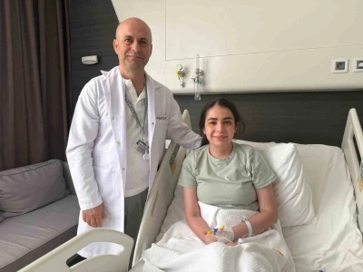 Boğazından su bile geçmiyordu, başarılı bir operasyonla yeniden yemek yiyebildi
