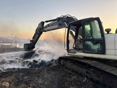 Bolu’da alevler önüne gelen yapıyı küle çevirdi: 3 ev, 2 ahır, 2 samanlık yandı

