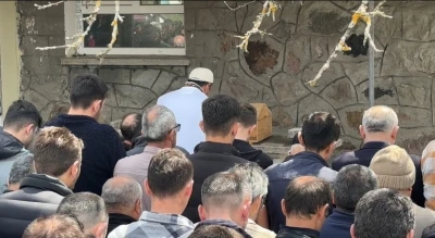 Bolu&rsquo;da annesinin &ouml;ld&uuml;rd&uuml;ğ&uuml; 2 aylık Ela bebek son yolculuğuna uğurlandı
