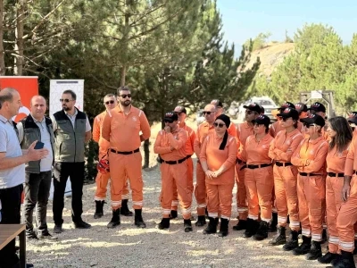 Bolu’da arama kurtarma derneklerine orman yangını eğitimi verildi
