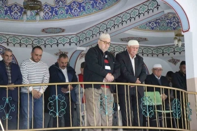 Bolu&rsquo;da bayram namazında camiler doldu taştı
