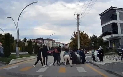 Bolu’da bir otomobil yaya geçidinde 4 yaşındaki çocuğa böyle çarptı: O anlar kamerada
