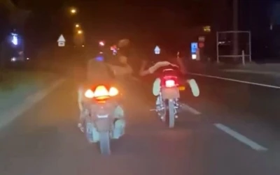 Bolu’da D-100’de motosikletin üstünde yatarak tehlikeli yolculuk yapan magandalar kamerada
