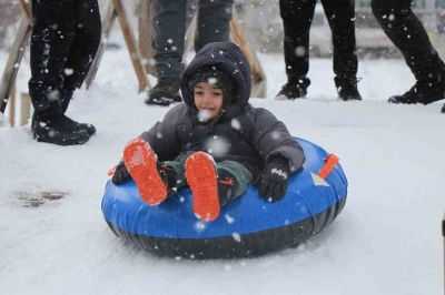 Bolu&rsquo;da eğitime kar engeli: Okullar 1 g&uuml;n tatil edildi
