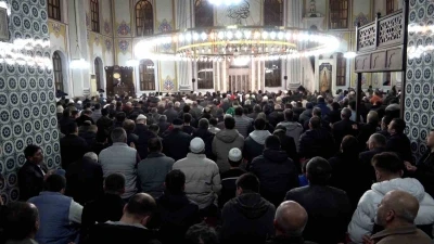 Bolu&rsquo;da Kadir Gecesi&rsquo;nde camiler doldu taştı

