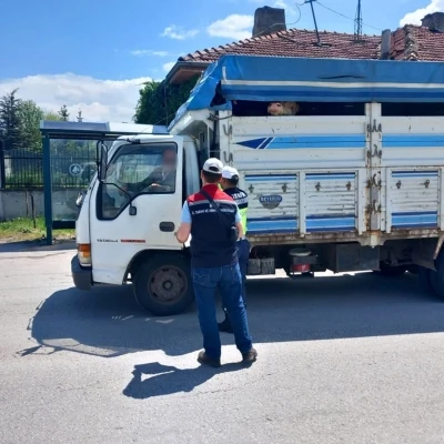 Bolu&rsquo;da kurbanlık nakil ara&ccedil;ları kontrol edildi
