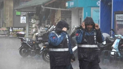 Bolu&rsquo;da kuvvetli sağanak hayatı olumsuz etkiledi
