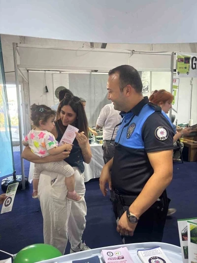 Bolu’da polis ekipleri vatandaşları bilgilendirdi
