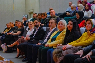 Bolu’da &quot;Karışık Kaset 2&quot; konserine yoğun ilgi
