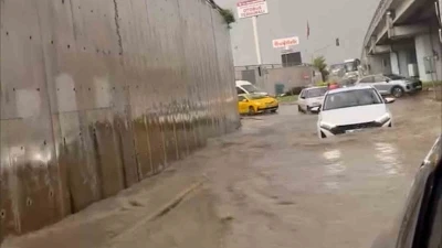 Bolu&rsquo;da sağanak ve dolu sonrası iş yerlerini su bastı
