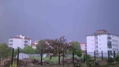 Bolu&rsquo;da şimşekler geceyi aydınlattı
