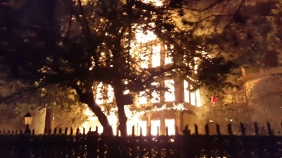 Bolu’da tarihi Keyvanlar Konağı kül oldu: Alevler geceyi aydınlattı
